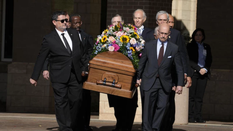 Mourners flock to Atlanta as Rosalynn Carter lies in repose