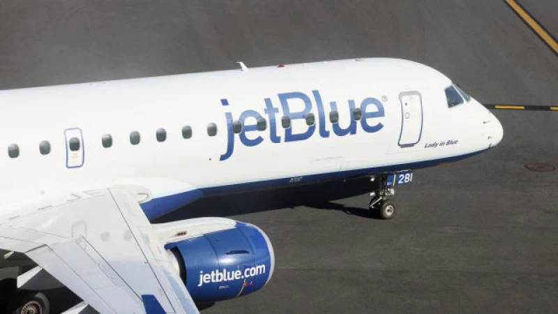 JetBlue Captain's Lightning-fast Takeoff Leaves Him Astonished by Incoming Plane