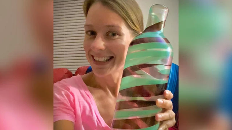 $3.99 Goodwill Vase Sells for Jaw-Dropping $107,100 at Auction!