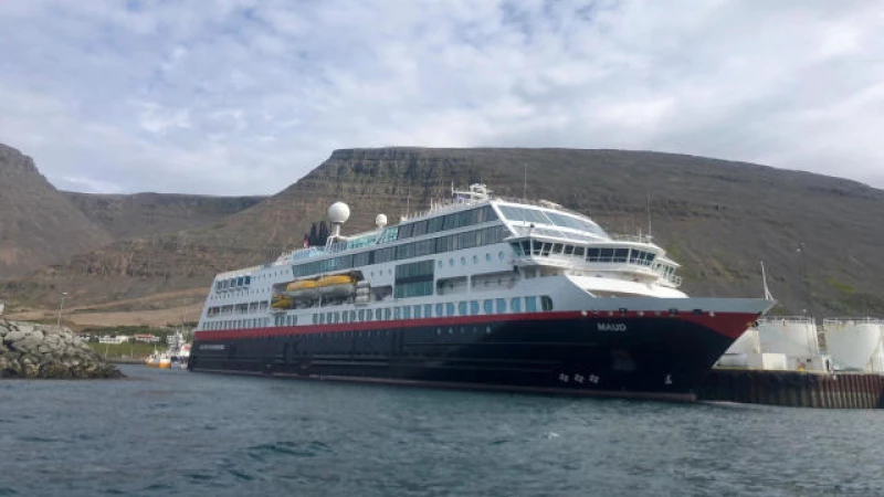 Cruise Ship Disabled by Terrifying Rogue Wave Amidst Deadly Storm Ravaging Northern Europe