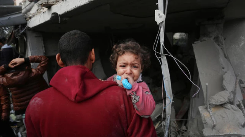 Relentless Israeli Airstrikes on Gaza Continue as Christmas Dawns