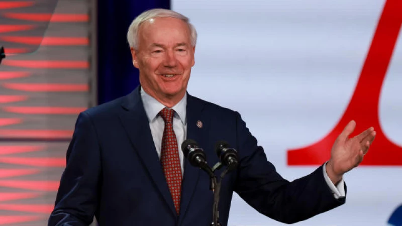 "Governor Asa Hutchinson Shocks Nation by Withdrawing from the 2024 GOP Presidential Race"