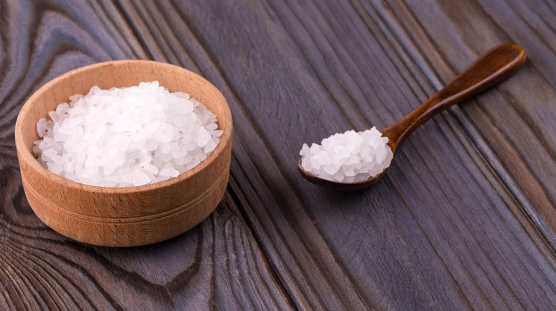 Revamp Your Bathroom Cleaning Routine with These 8 Clever Epsom Salt Hacks!