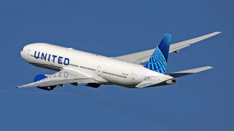 "Emergency Landing: United Airlines Boeing 777 Diverted to Denver Mid-Flight!"