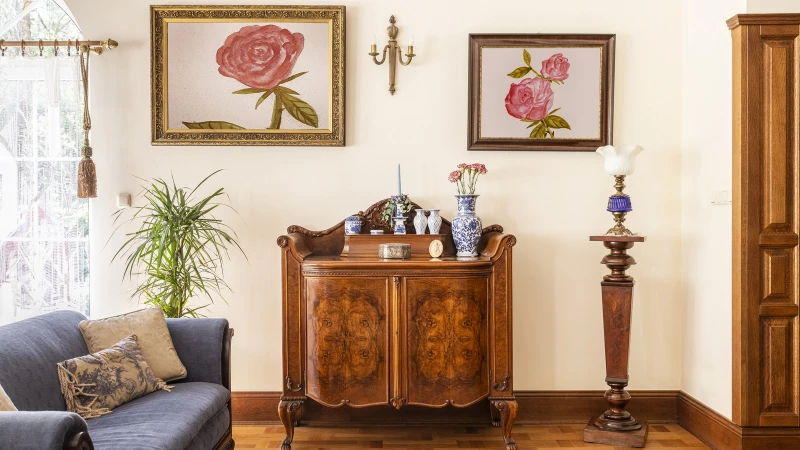 How to Tell If You're Getting a Good Deal on Vintage Furniture