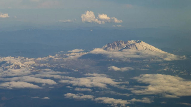 Tragic Fall: Climber Plunges 1,200 Feet to Death Inside Mount St. Helens Crater