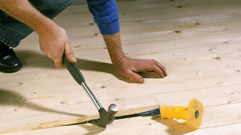 Discover the Ultimate Tool DIYers Rely on to Easily Remove Flooring