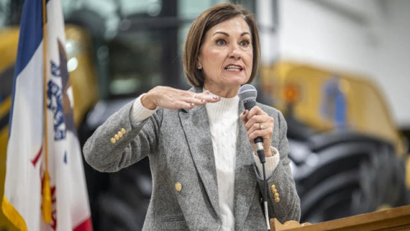 "Iowa Governor Takes Action: New Bill Allows for Arrest of Select Migrants"