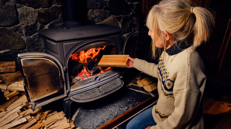 Choosing Between Wood Stoves and Pellet Stoves: Find the Perfect Fit for Your Home!
